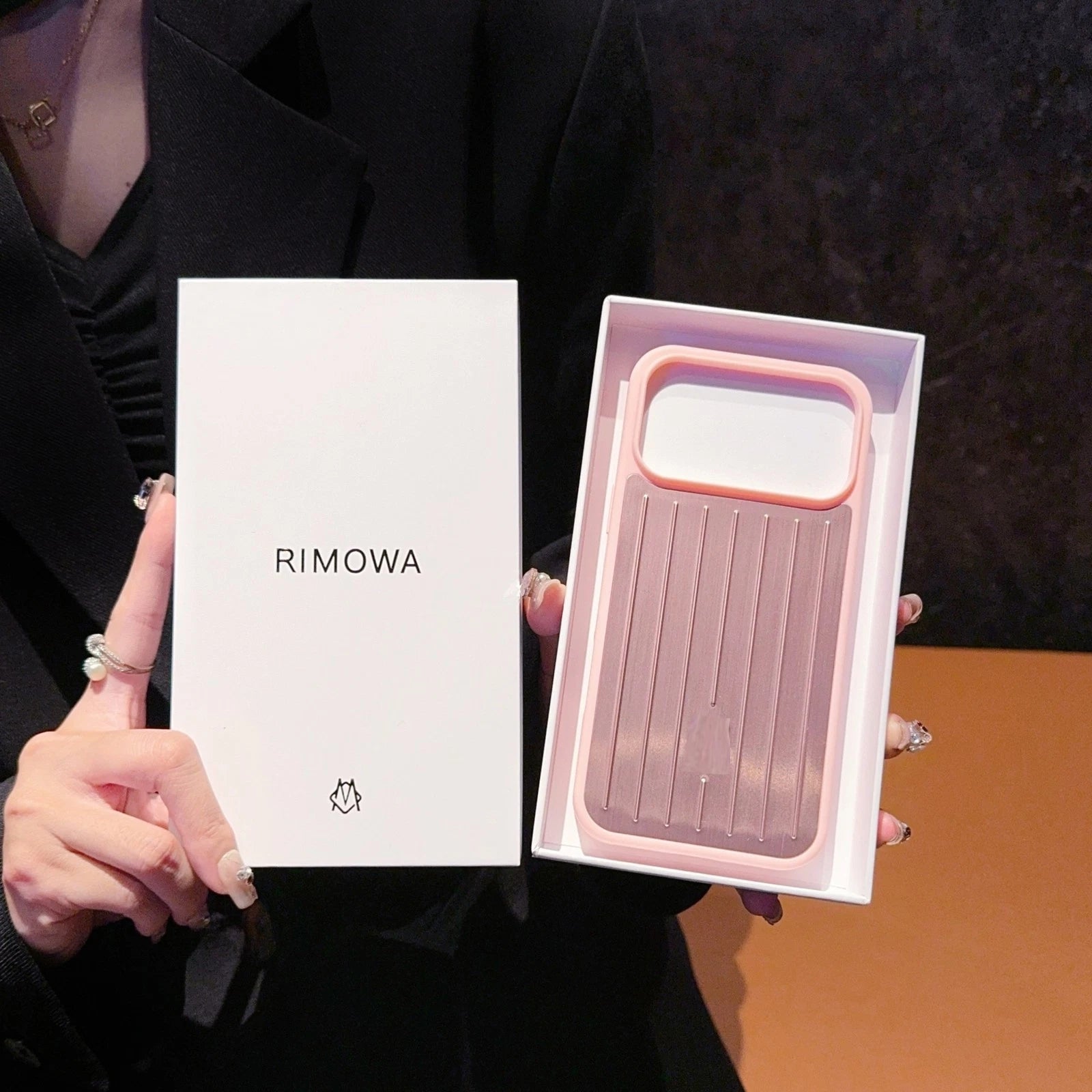 Aluminium Grooved Premium iPhone Luxury Designer Case - Pink